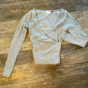 Leith , ribbed cross front gray, long sleeves XXS